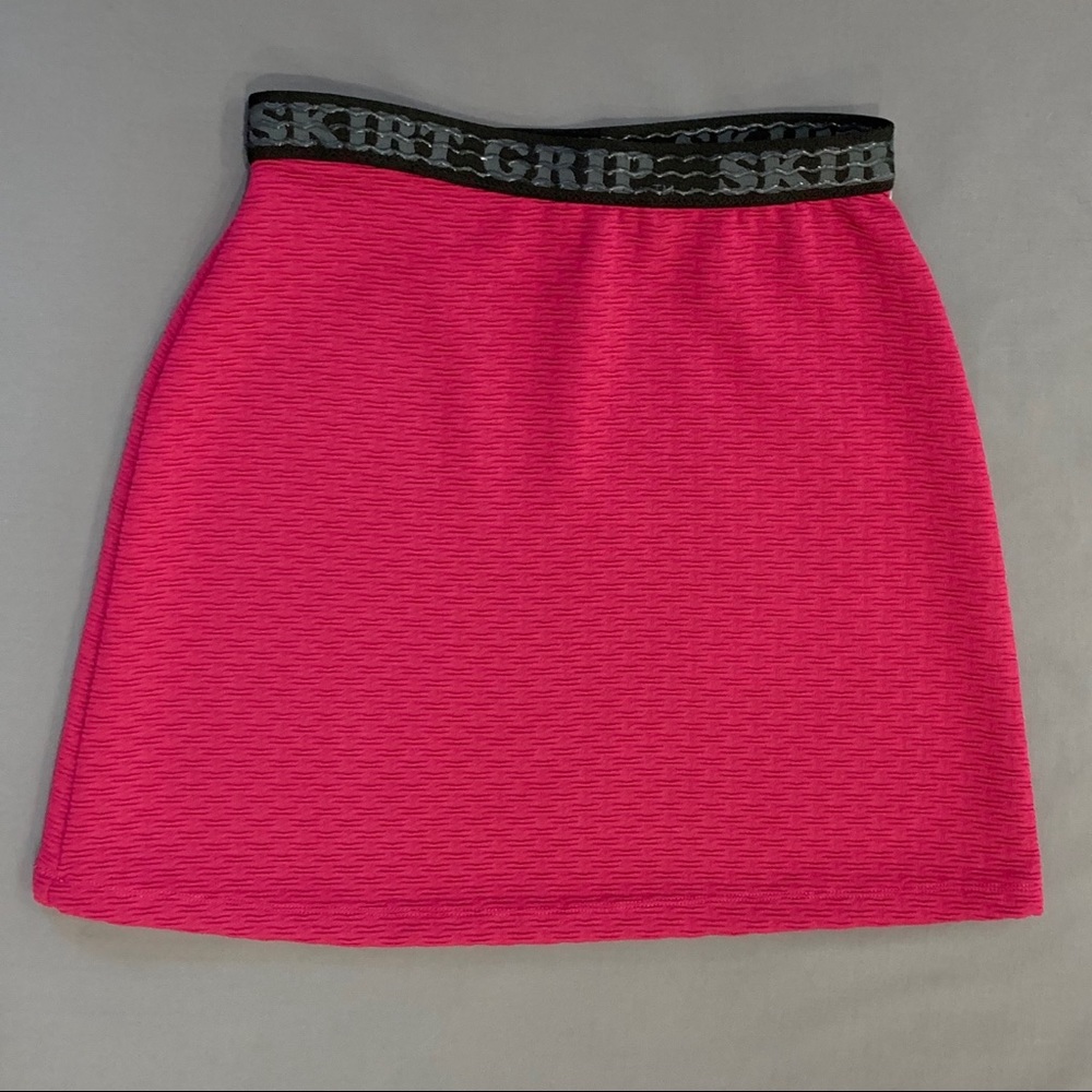 Skirt Grip - The Knit Skirt - Bright Pink